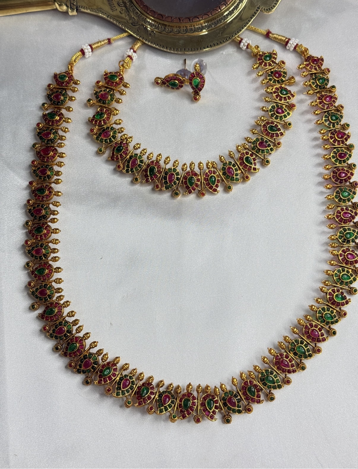 Mango motif close seting short &Long
Necklace