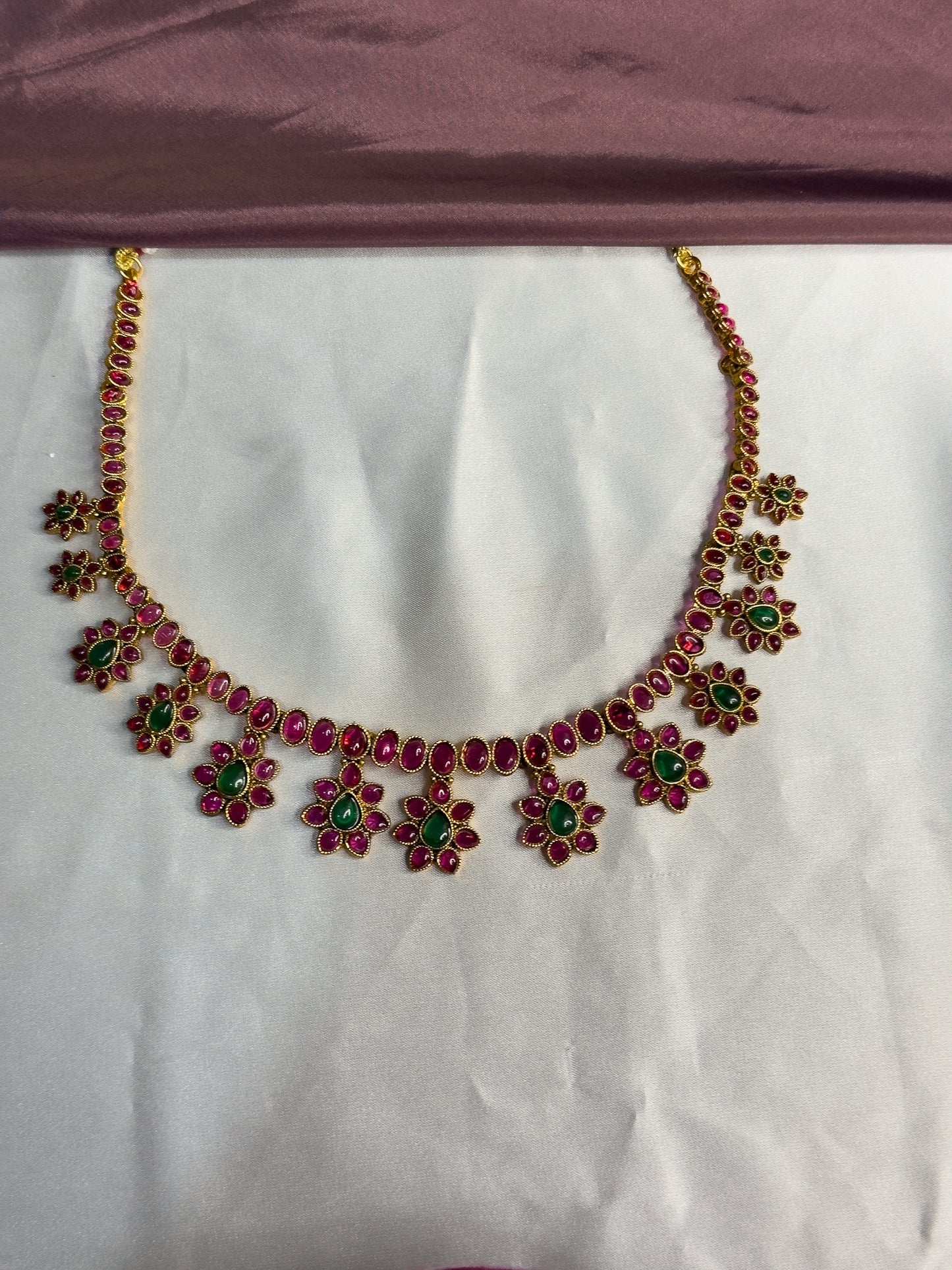 Elegant Flower Necklace Set