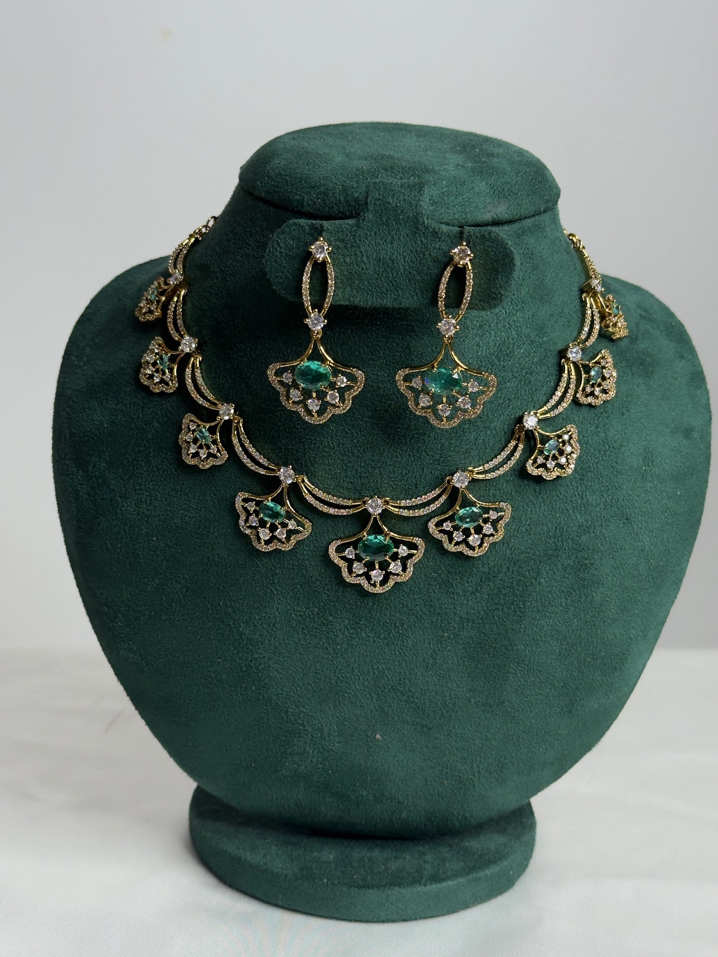 Premium victorian sea blue celebrity necklace