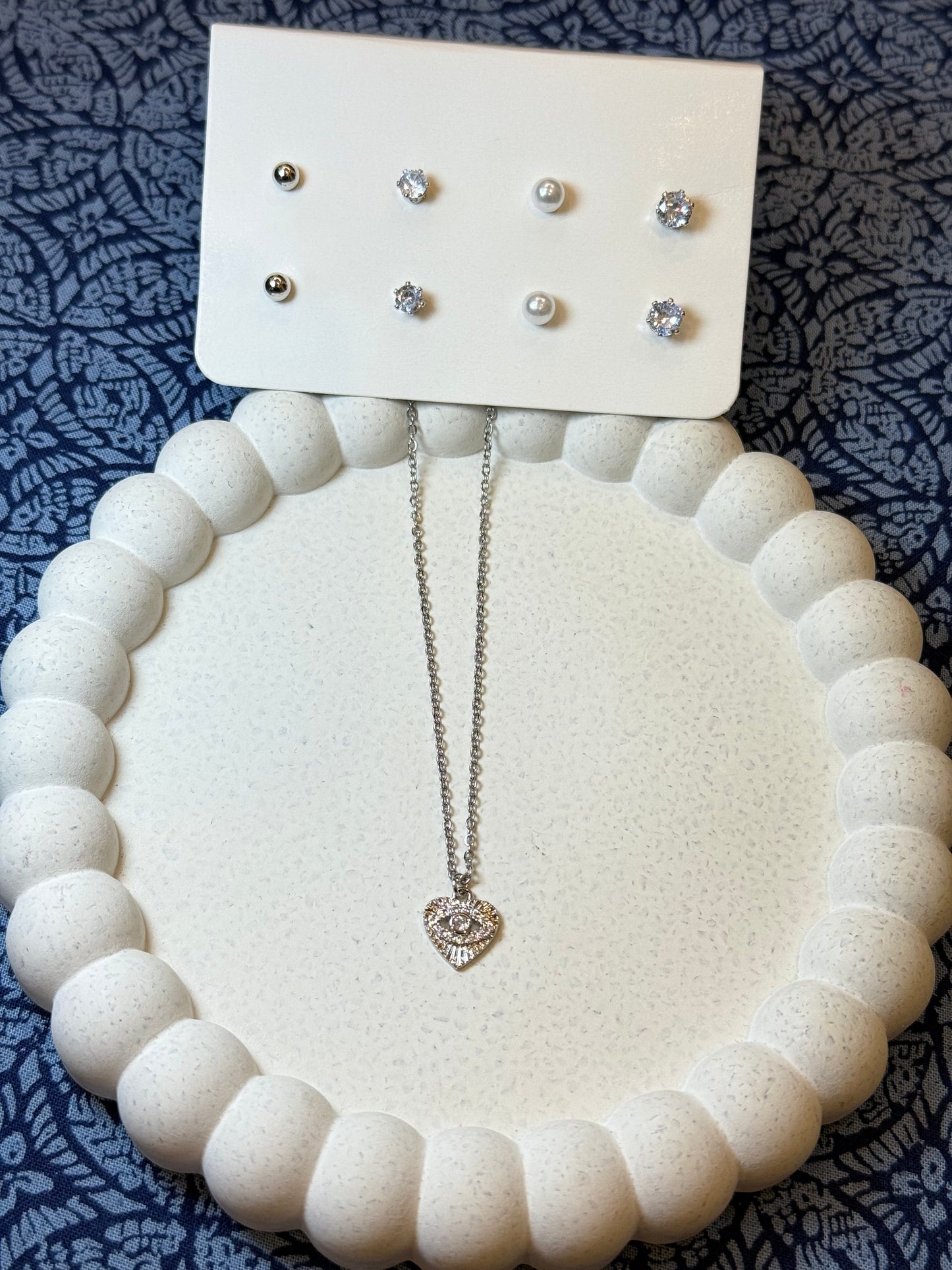 Silver set with heart pendant & studs Stainless steel