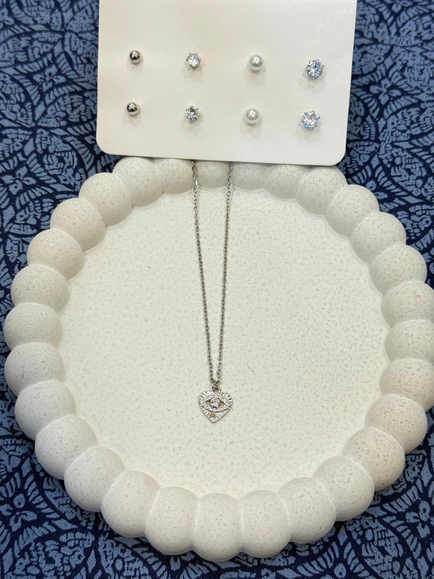 Silver set with heart pendant & studs Stainless steel