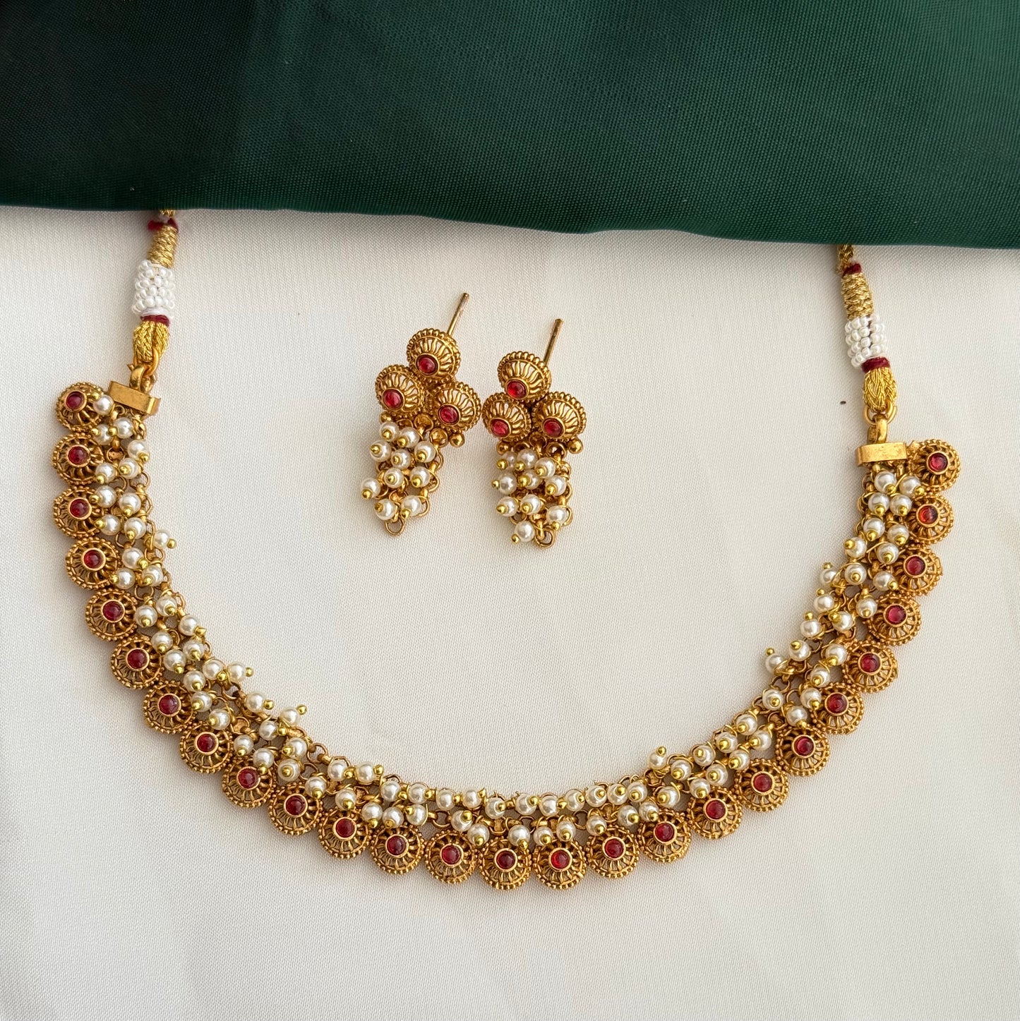 Pearl necklace set