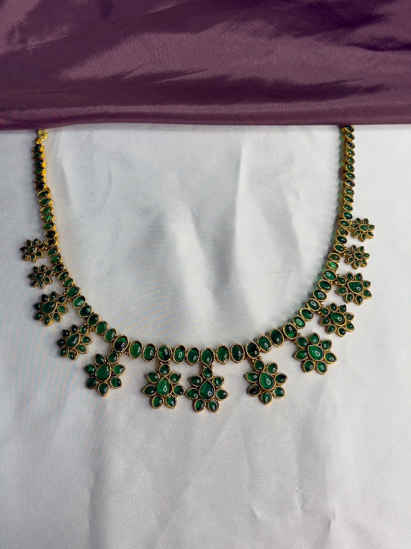 Elegant Flower Necklace Set